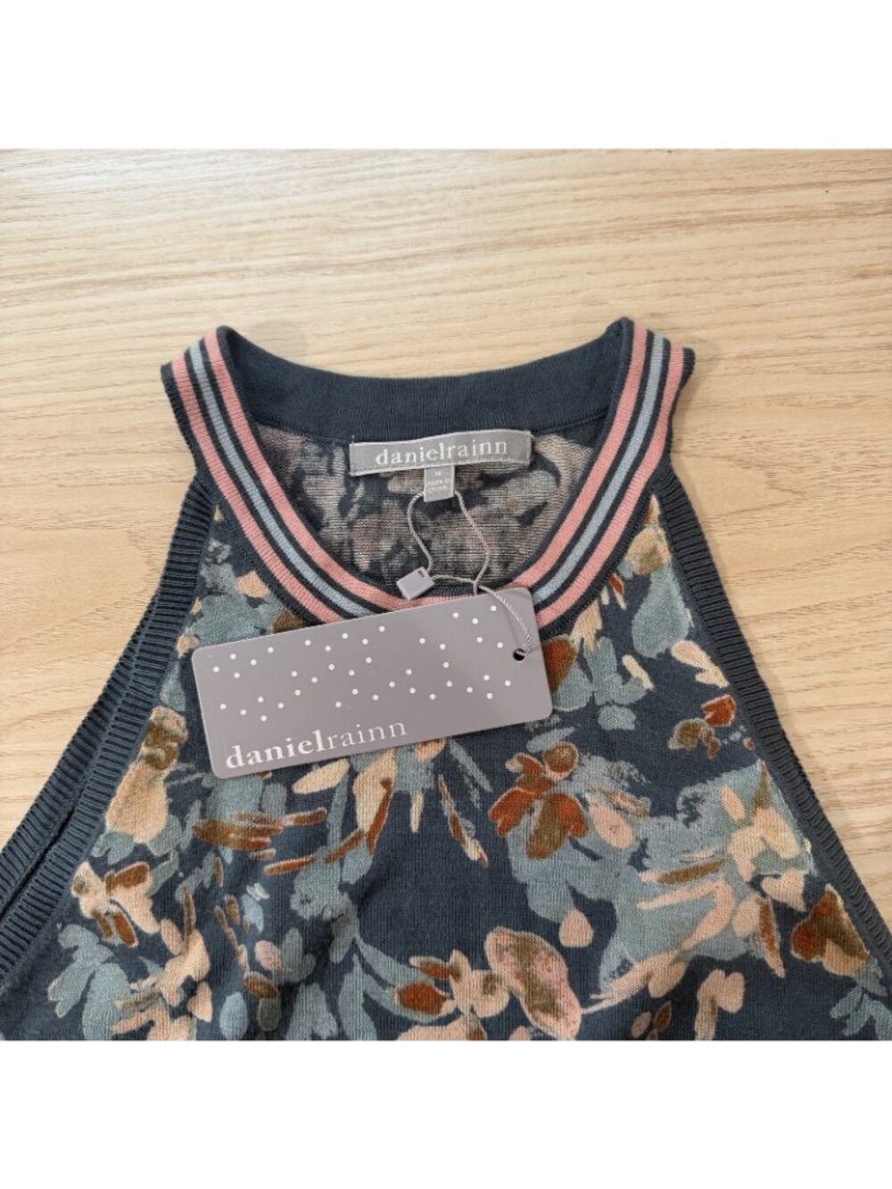 Daniel Rainn Sleeveless Floral Top Size Medium High Grecian Halter Neckline - Picture 5 of 8